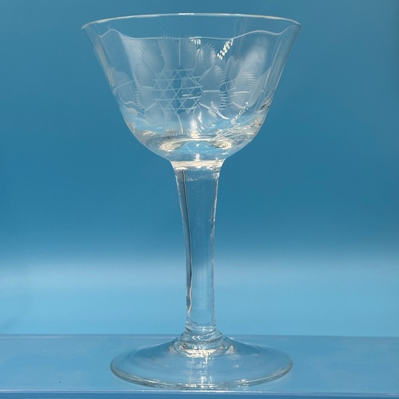 7 Libby Windswept Pattern Etched Liqueur Glasses. - Picture 10 of 12